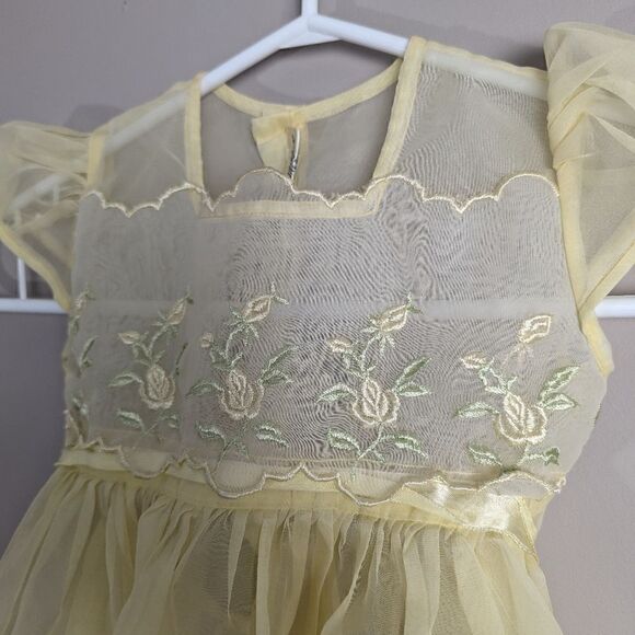 Baby Dress, Vintage Pale yelloe sheer floral embroidery. - Picture 3 of 9